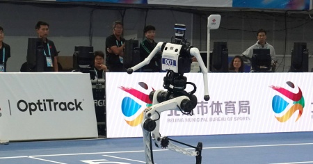 Robot umanoide da record: corre i 100 metri in 8,86 secondi