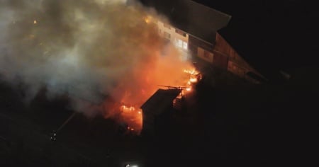 Rogo in una fattoria: evacuate oltre 50 persone