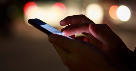 Ruba l'identità a un'altra donna...per utilizzare Pornhub e contattare ospedali