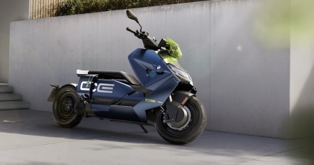 BMW CE 04: lo scooter elettrico si rinnova nello stile