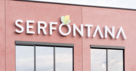 Serfontana accelera sulla sostenibilità: in arrivo una nuova copertura fotovoltaica per il parcheggio
