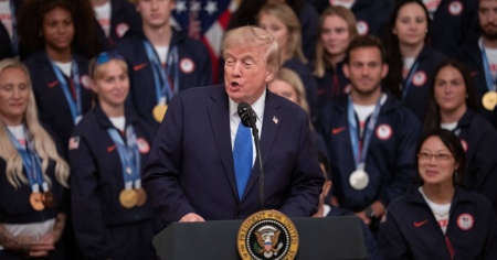 Trump ora pensa a un blocco dell'import di orologi: torna così a minacciare la Svizzera