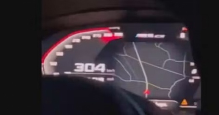 Correre come pazzi in diretta TikTok, ecco il Joyriding: «200 km/h è la mia velocità normale»
