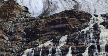 Troppo caldo, stop allo sci estivo sullo Stelvio