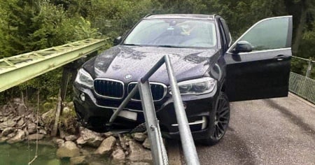 Tragedia sfiorata: auto sospesa nel vuoto