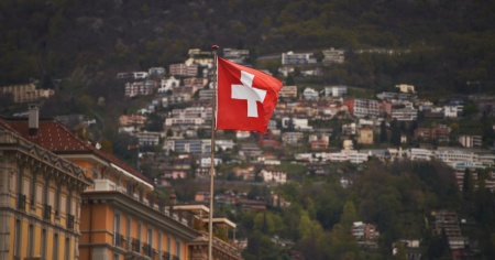 Neutralità, Amnesty per il no: «La Svizzera deve poter reagire ai crimini di guerra»