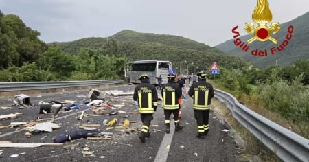 Maxi incidente tra Terni e Rieti: il bilancio sale a sei morti e 34 feriti