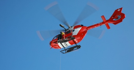 Infortunio sul lavoro, 16enne soccorso dalla Rega