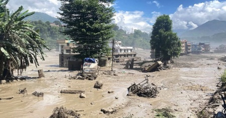 Diversi dispersi e "gravi perdite" dopo una frana