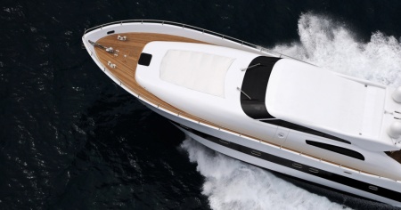 Yacht di lusso da otto milioni affonda al largo della Sardegna