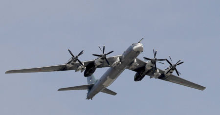 Almeno sei morti nello schianto di un aereo militare