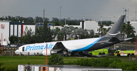 Un aereo cargo di Amazon finisce fuori pista a Miami: cinque morti