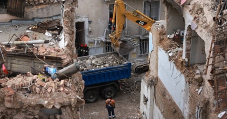 Crolla una palazzina ad Atene, morti tutti e sei i dispersi
