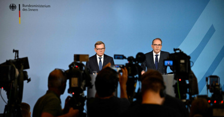 Berlino accusa Mosca per l'attacco ibrido a Lipsia, von der Leyen: «Non resterà senza risposta»