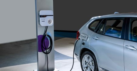 Carburante alle stelle, ma l'auto elettrica conviene davvero?