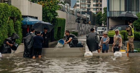 Inondazioni a Bangkok, stato di calamità in tutti i 50 distretti