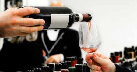 Colpo in una cantina: rubate oltre 3.000 bottiglie di Barolo