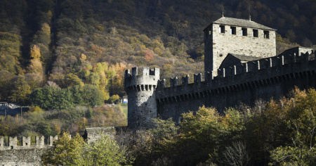 Castelli di Bellinzona infatti, e in fatti
