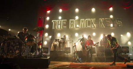 The Black Keys annullano il concerto a Berna a causa di una malattia