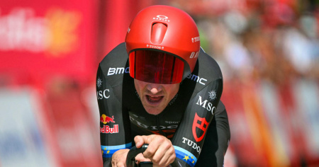 Capolavoro Küng alla Vuelta: lo svizzero si prende la cronometro