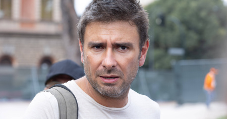 Alessandro Di Battista: «Mi hanno asportato un tumore, ora devo curarmi»