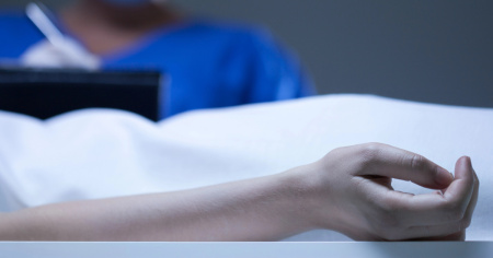«C’è chi decide di morire un mese dopo la diagnosi, e chi aspetta troppo e perde il treno»