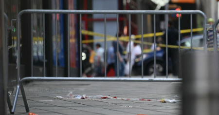Paura a Times Square: donna accoltella due persone, una è morta