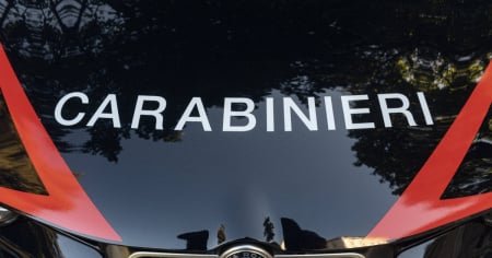 Aggredisce una donna e investe due persone a Reggio Emilia, arrestato