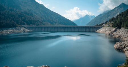 Più dighe sulle Alpi, contro le estati roventi