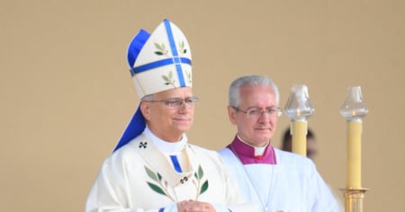 Il Papa ai francesi: «Non tenete la fede solo per voi stessi»