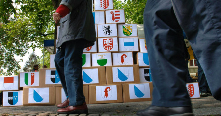 La raccolta di firme a pagamento resta consentita