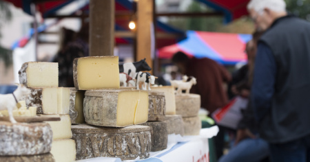 Mucche, latte e degustazioni: è la due giorni del Mercato dei Formaggi
