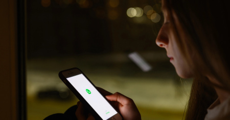 WhatsApp lancia il "parental control" per adolescenti