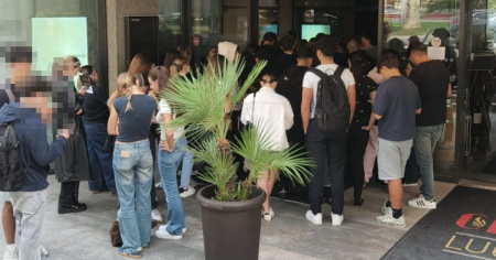 Gli iPad non funzionano, ore in coda per l'esame di guida