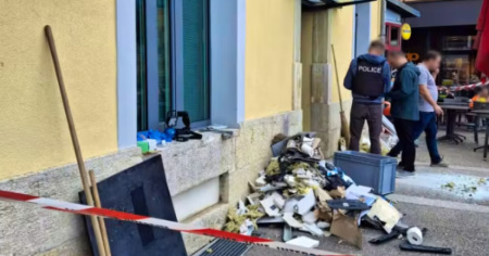 «Ho sentito dei forti rumori, poi i ladri sono usciti dalla banca con dei sacchi»