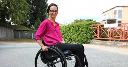 «Ho sentito un "crack". E da quel giorno non ho più potuto camminare»