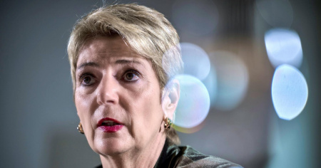 Keller-Sutter: «Poco probabile che UBS lasci la Svizzera»