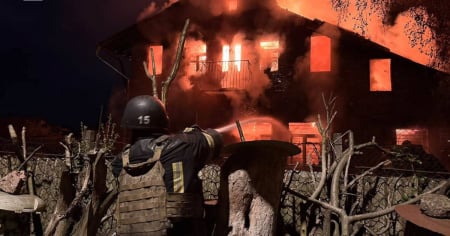 Attacco russo su un palazzo a Kharkiv, 25 feriti
