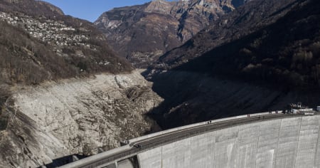 L'inverno energetico preoccupa: «Raccogliete un po' di legna»