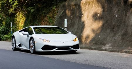 Con la Lamborghini a 140 sull'80: confermato il sequestro dell'auto
