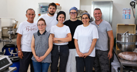 Siamo entrati nello storico laboratorio di Buletti. Ecco come fanno il cioccolato