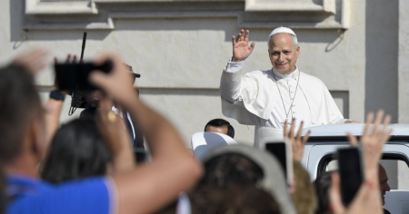 Leone cancella i tagli di Francesco e rialza gli stipendi dei cardinali