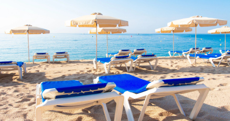 Pugni e schiaffi per un lettino, 82enne muore sulla spiaggia