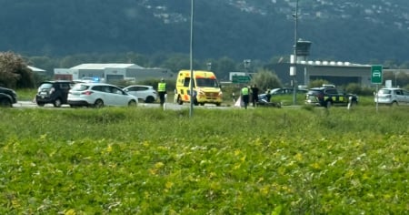 Incidente tra auto e moto alla rotatoria dell'Aeroporto