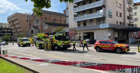 Fiamme in appartamento, un intossicato
