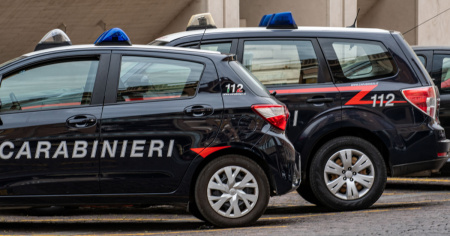 Non paga il conto del bar e aveva armi nell'auto: svizzero nei guai