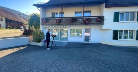 «Silenzioso, riservato», così i vicini del presunto killer di Aarau