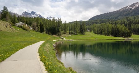 Trovato un cadavere nel lago di St. Moritz
