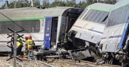 Treno investe un camion in Polonia e deraglia: quattro feriti
