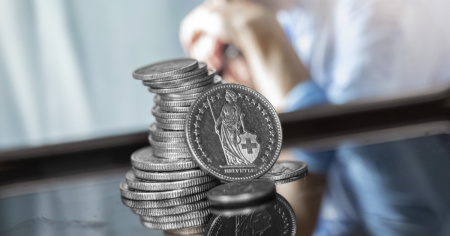 Premi casse malati in crescita: «Il peso sulle famiglie svizzere resta stabile»